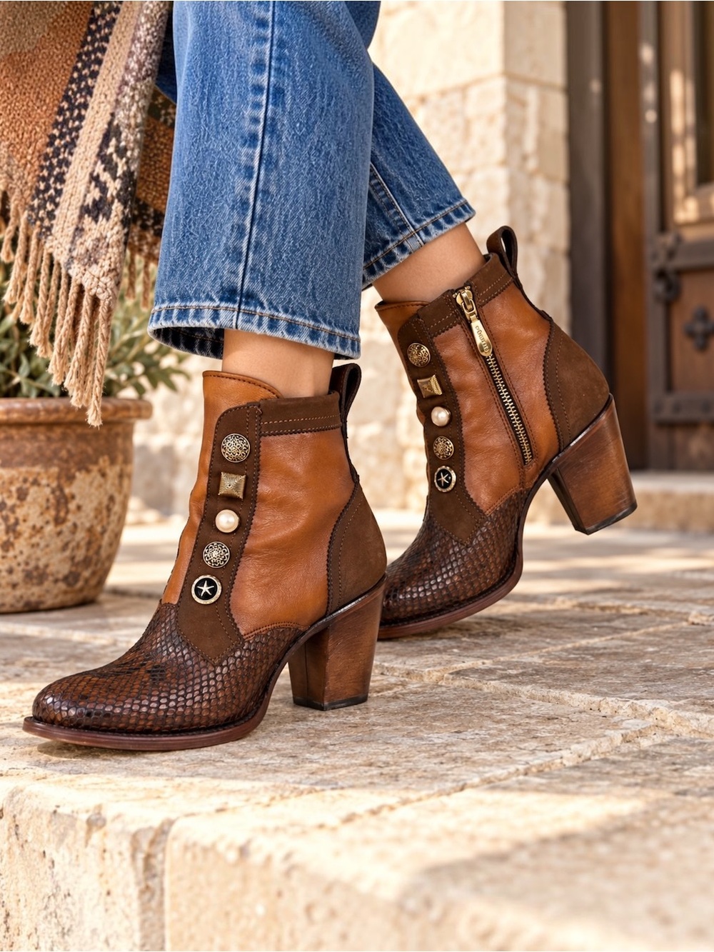 Cuadra Python Leather Ankle Boots Sz 9 Brown Exotic Western Studded 4000700 NEW